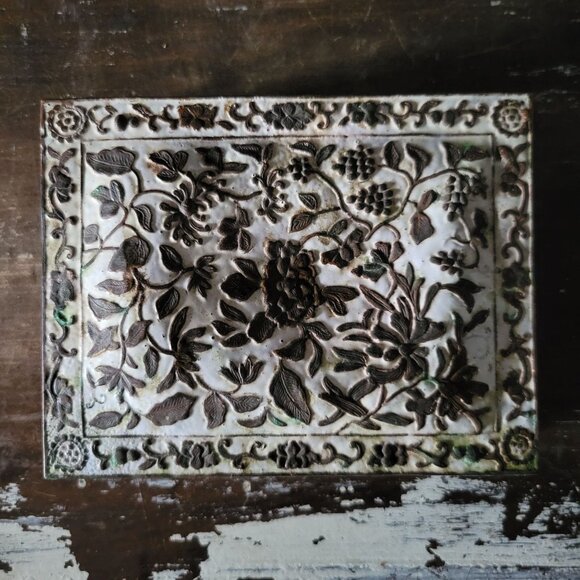 Antique Chinese Enamel on Brass Floral Cigarette Box With Hinged Lid *Read - Picture 2 of 11